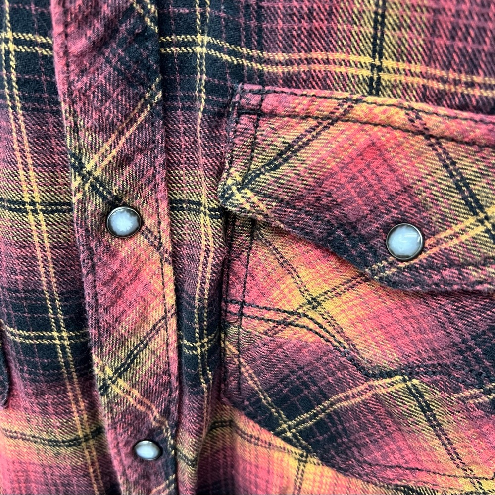 BKE Long Sleeve Snap Button Flannel Standard Fit Size Large - Picture 5 of 6